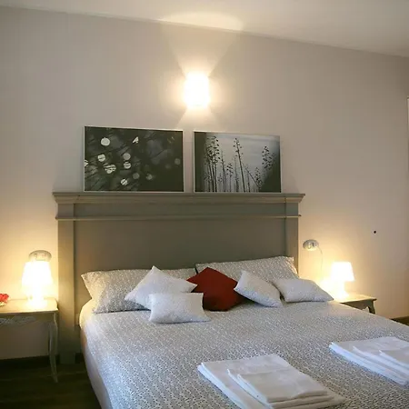 Appartement Giglio Giallo In Gravedona Ed Uniti *