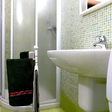 Giglio Giallo In Gravedona Ed Uniti Appartement *